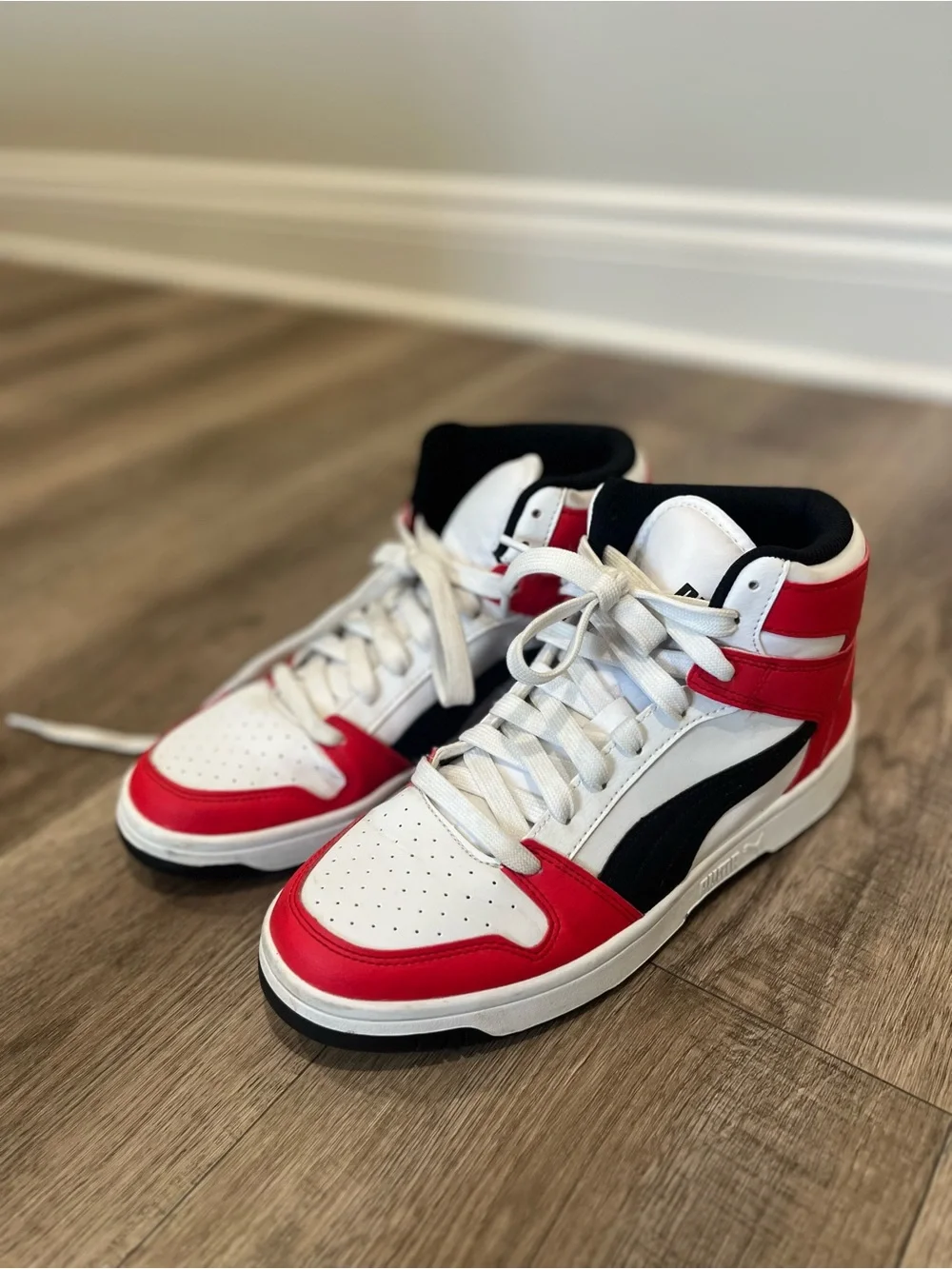 Puma Kids High-Top Sneakers in White, Red & Black
